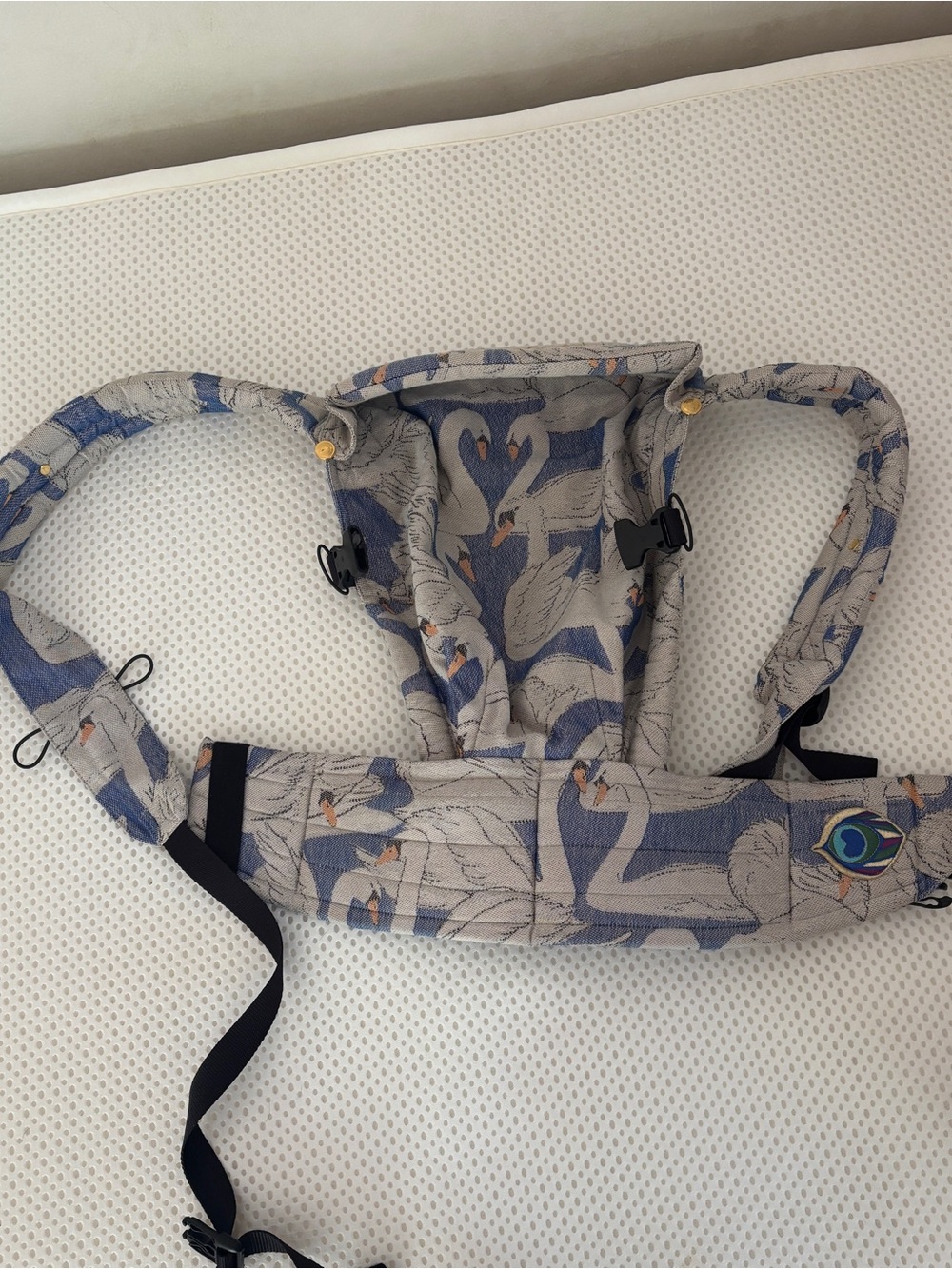 Artipoppe ZEITGEIST IN COTTON swan print  carrier - Picture 2 of 12